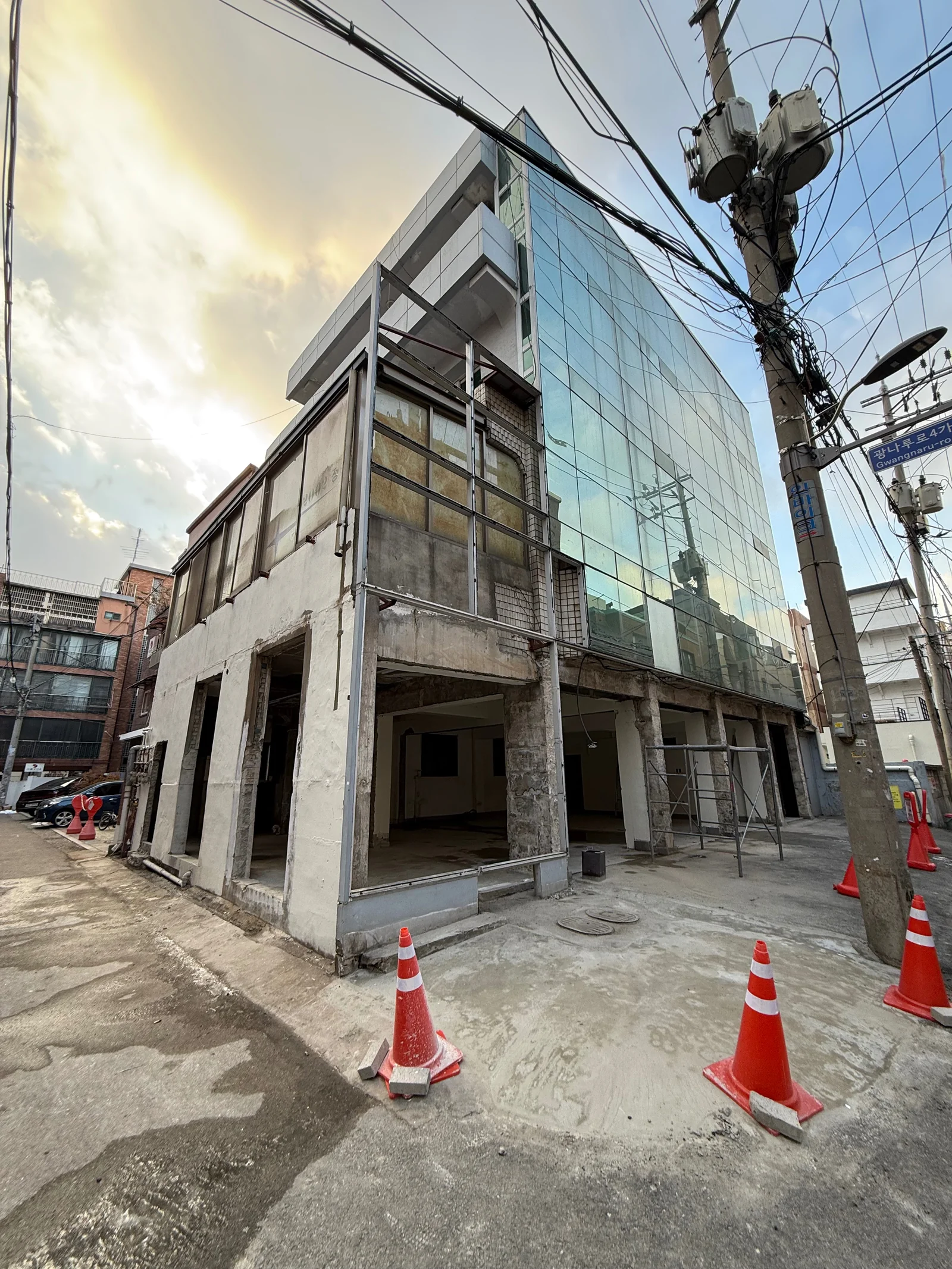 성수동 대수선 - 완공 후 구조 보강 및 외부 보수 완료